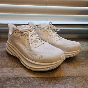 Hoka Clifton 9 Womens Size 8 in White